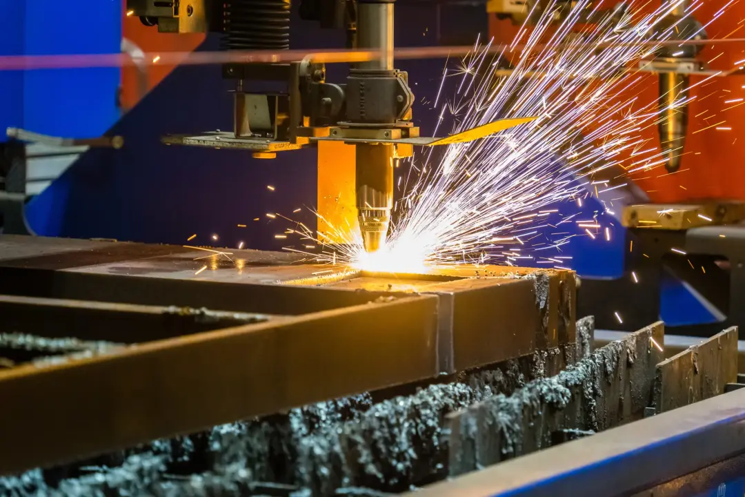 CNC plasma cutting steel plate in the workshop