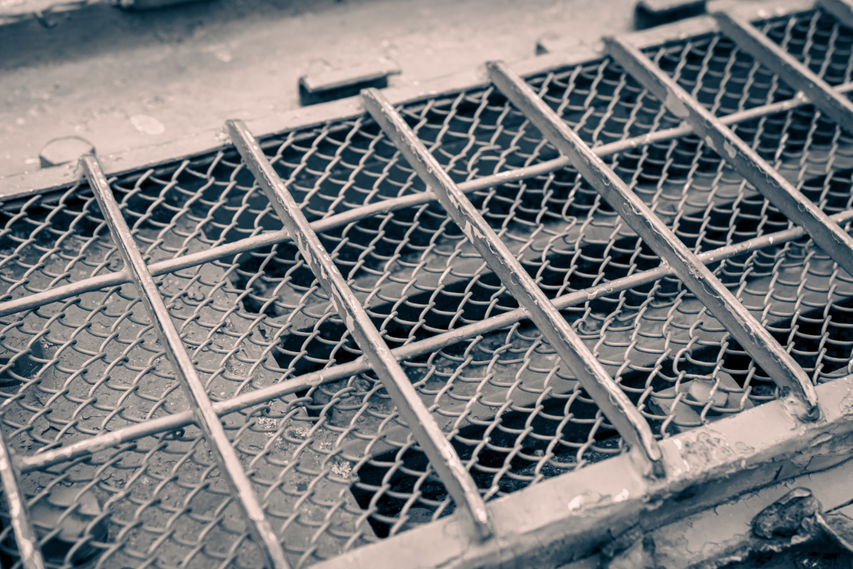 What Is Mesh Flooring Used For?